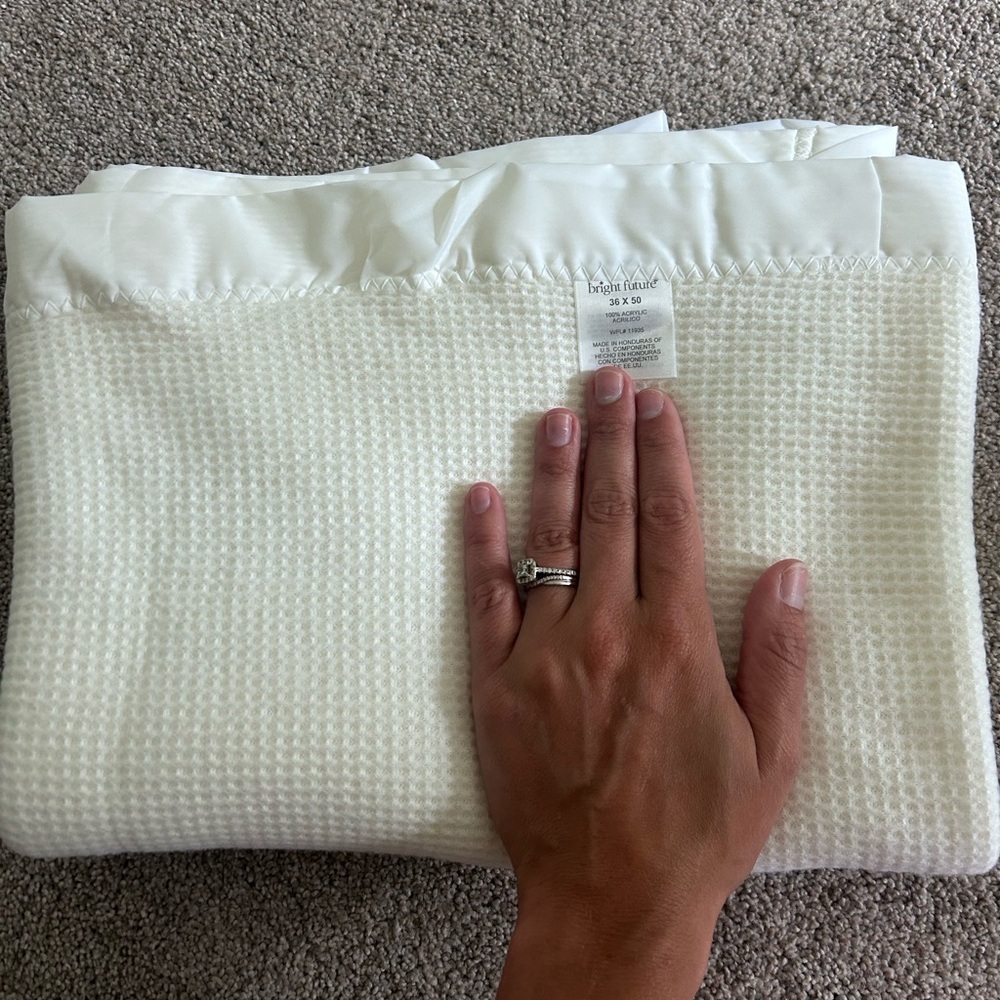 Vintage baby Morgan/bright future blanket 100%acrylic waffle weave NWOT white - Picture 2 of 4